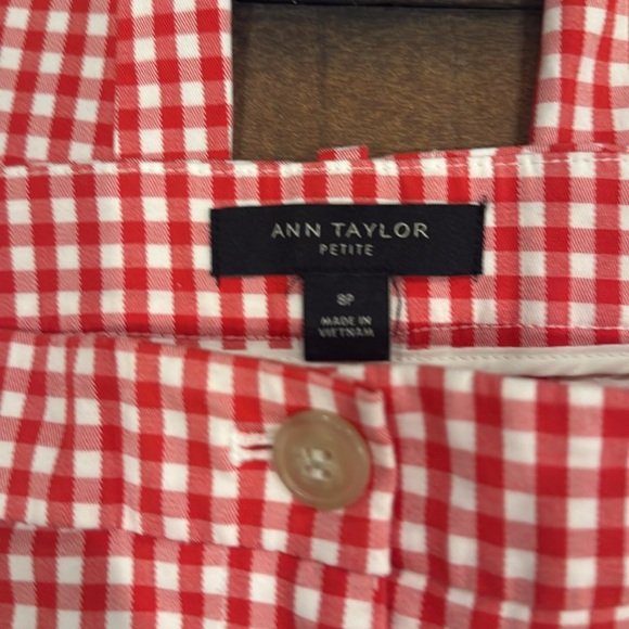 Like New Ann Taylor Petite Crop Pants Size 8P - Picture 2 of 3